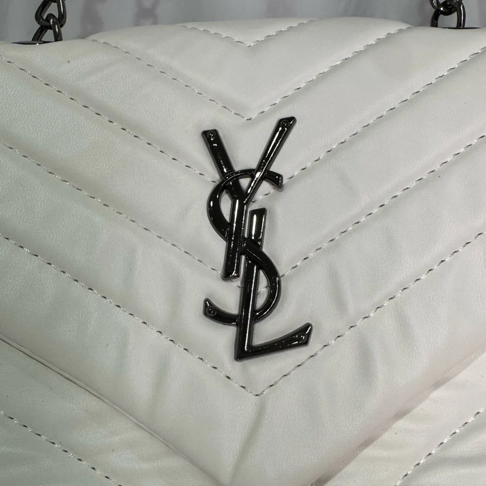 Yves Saint Laurent Loulou White Quilted Shoulder Bag - Picture 3 of 11